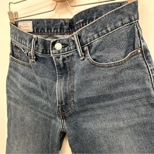 Gap Straight Leg Women’s Jean, size 30 in EUC
